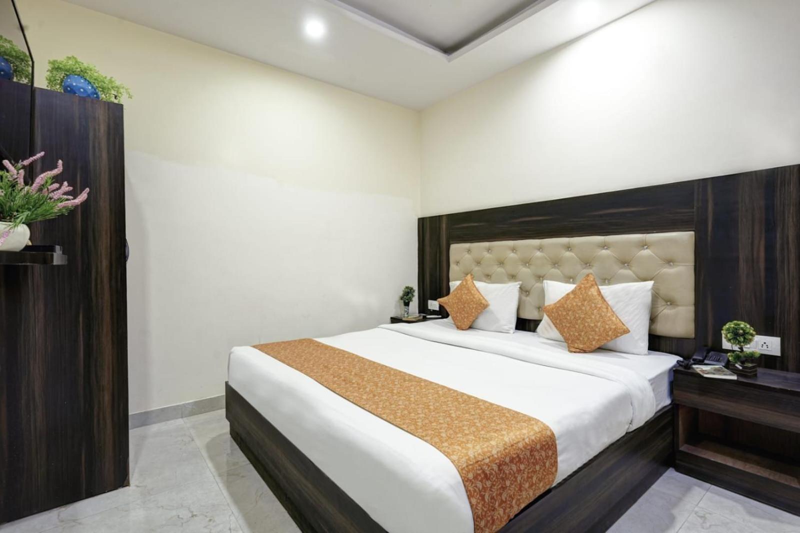 ניו דלהי Hotel King Plaza Near Delhi Airport מראה חיצוני תמונה